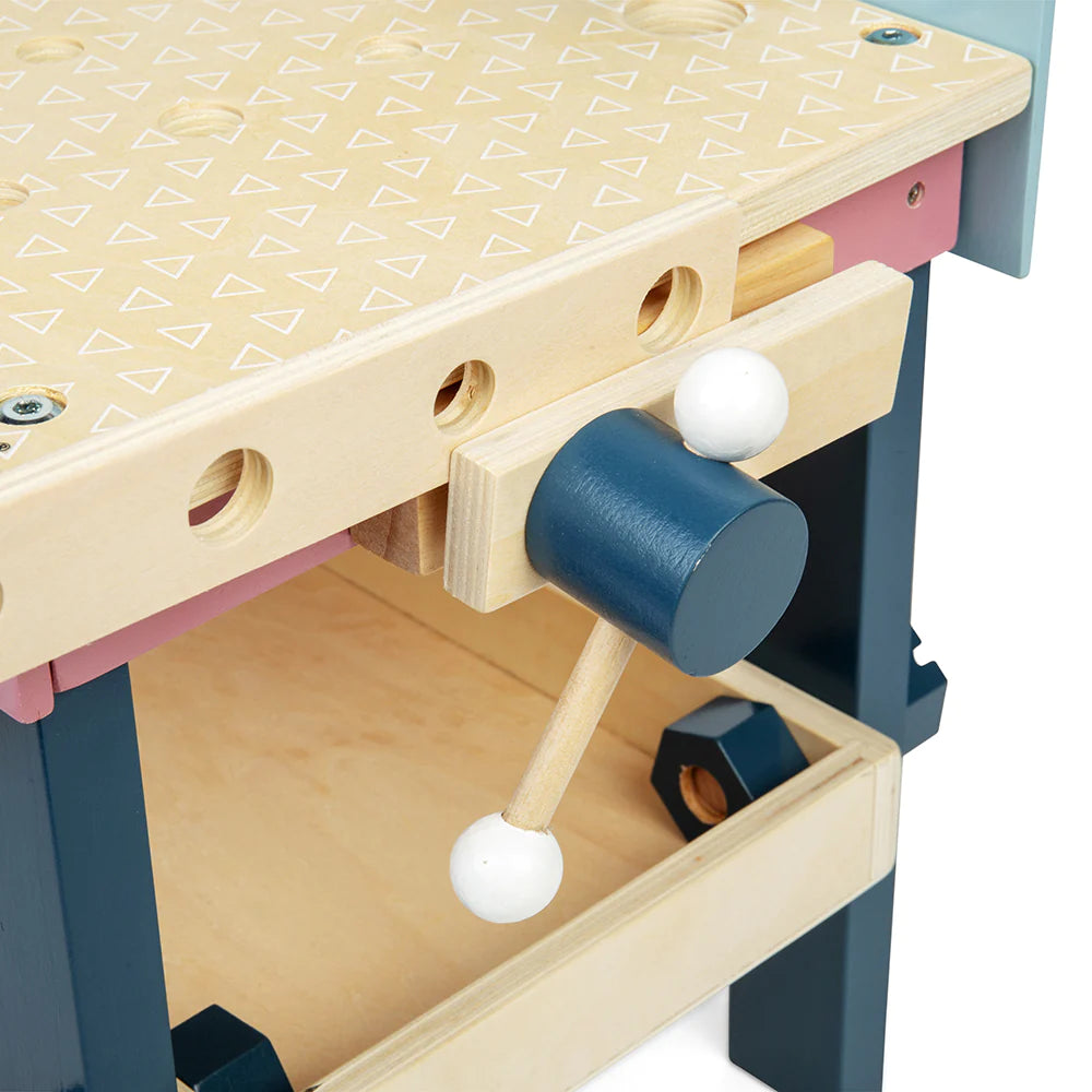 gereedschapsbank - hammer bench - banc à outils