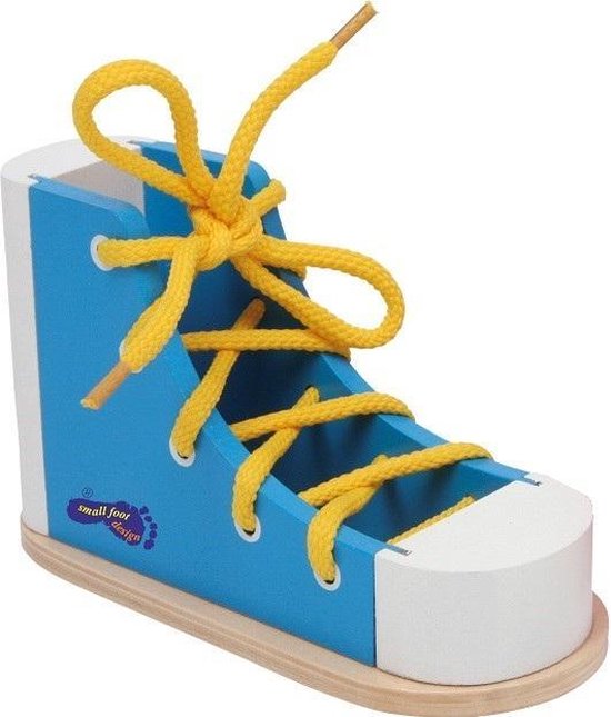 Chaussure en bois pour lacer