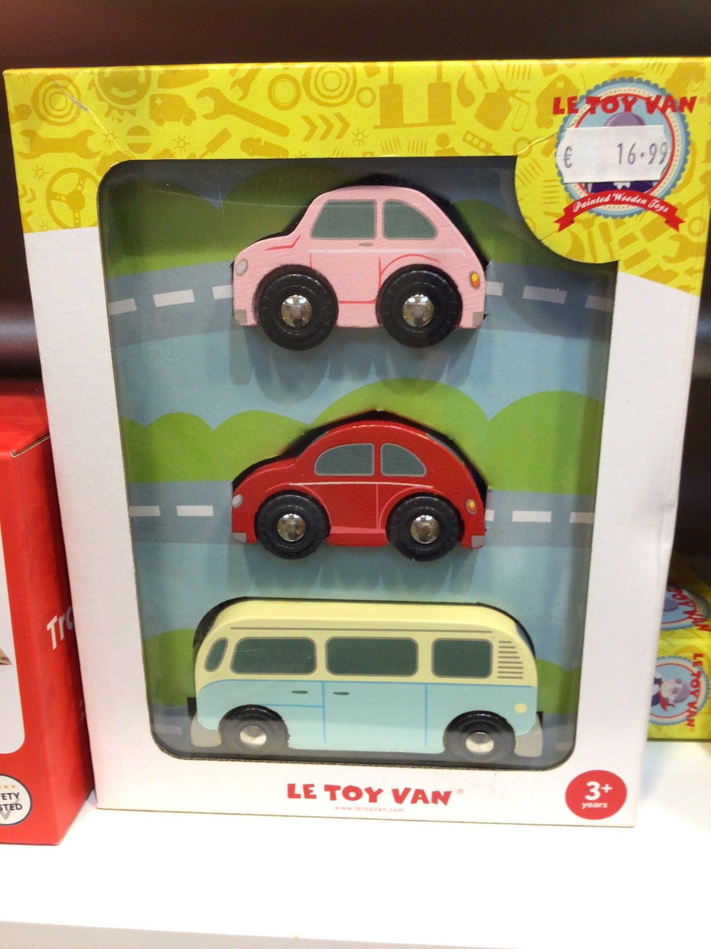 set de voitures rétro en bois