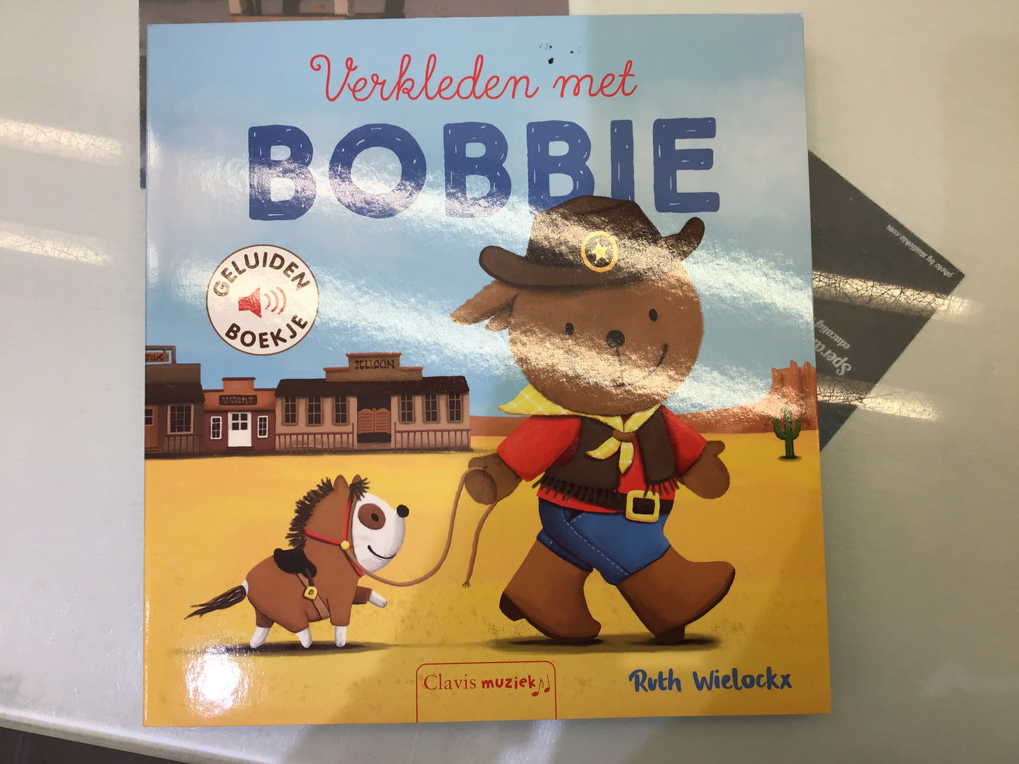 geluidenboekje verkleden met bobbie NED