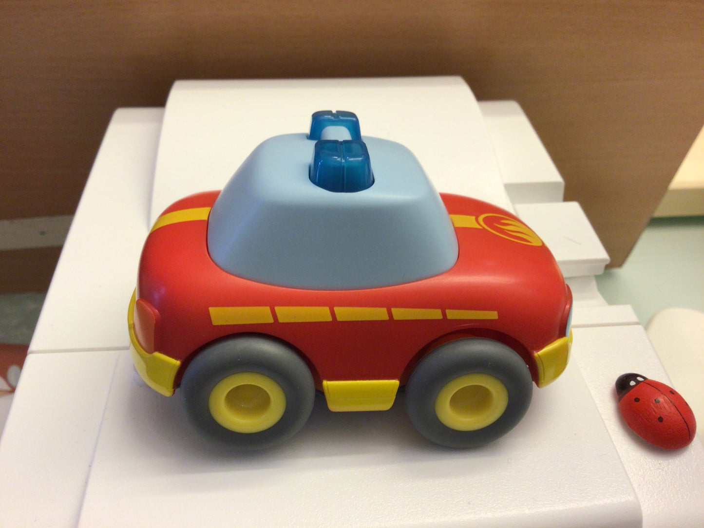 petit camion de pompiers - HABA kullerbü