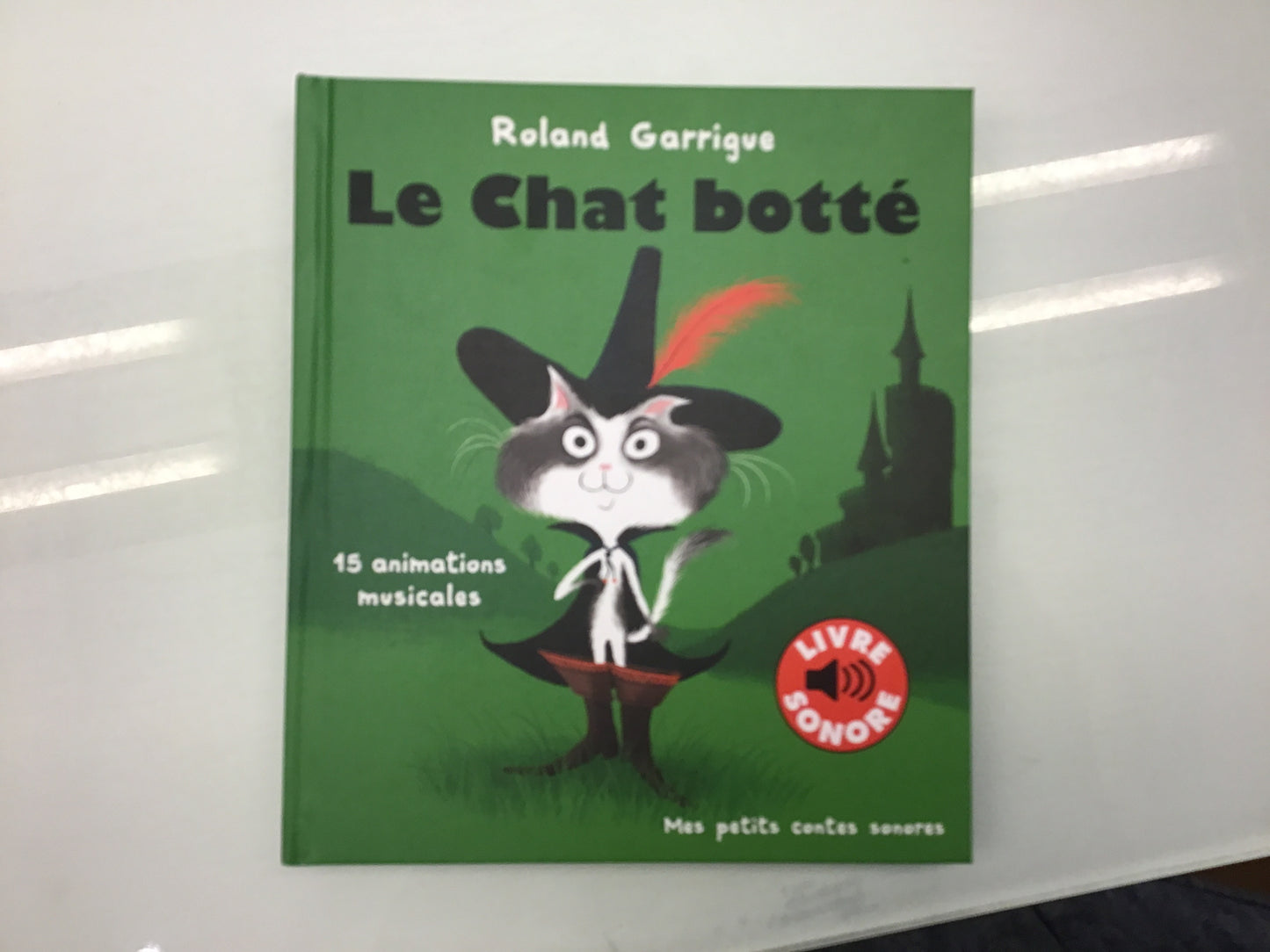 livre sonore le chat botté FRA