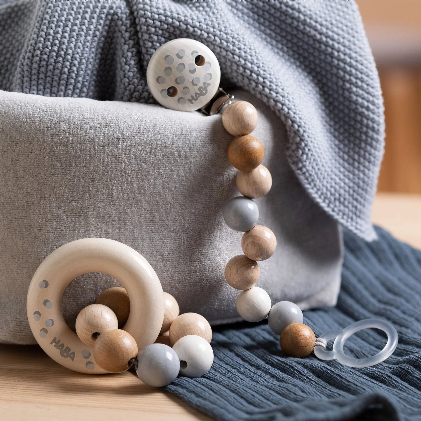 baby-geschenkset fopspeenketting stipjes - ensemble-cadeau chaîne de tétine pour bébé