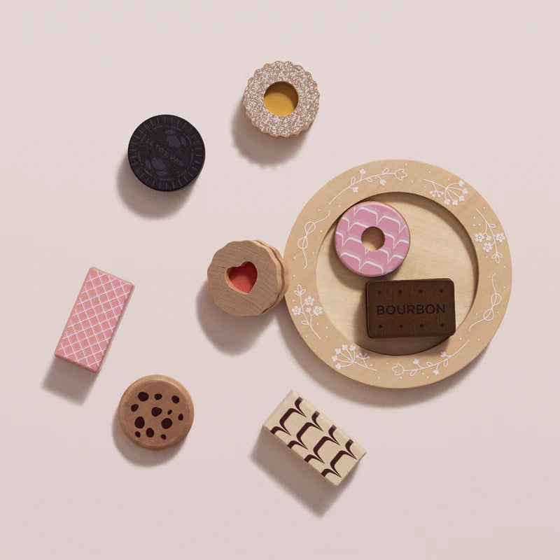 lot de biscuits faits maison dans du bois