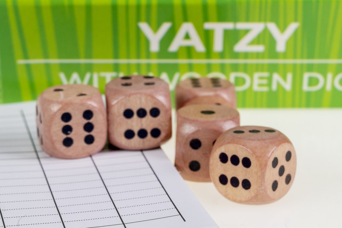 Yatzy avec dés en bois et livret