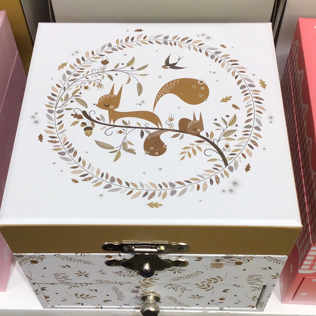 boîte à bijoux avec écureuil musical - boîte à bijoux avec écureuil musical dans la prairie 